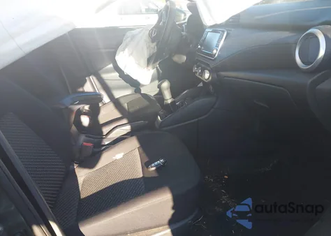 2021 Nissan Versa S 5-Speed Manual Transmission z USA, uszkodzony, nr VIN 3N1CN8BVXML881209